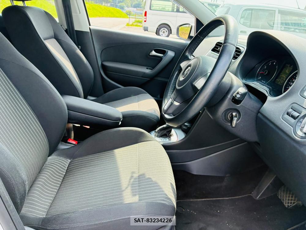VolksWagen POLO 2013-09 7491203-11