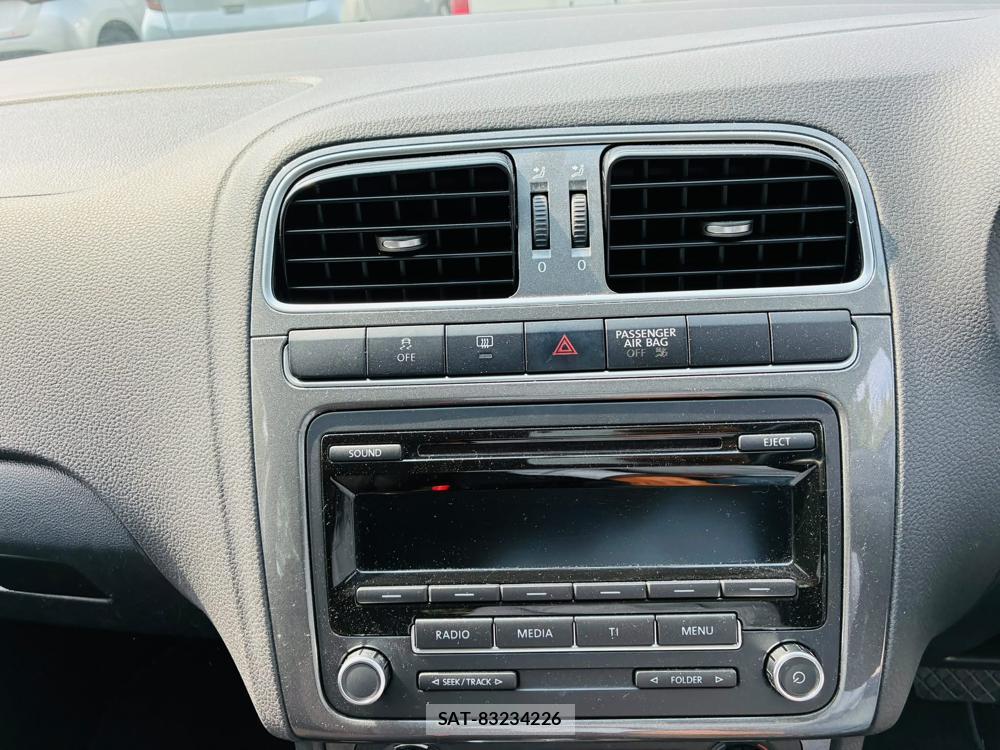 VolksWagen POLO 2013-09 7491203-18