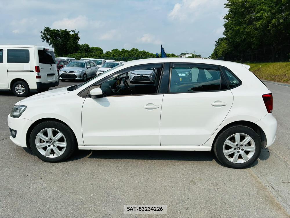 VolksWagen POLO 2013-09 7491203-1