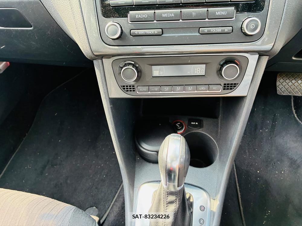 VolksWagen POLO 2013-09 7491203-19
