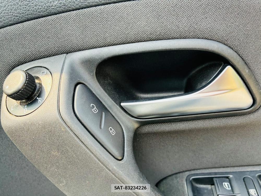 VolksWagen POLO 2013-09 7491203-20