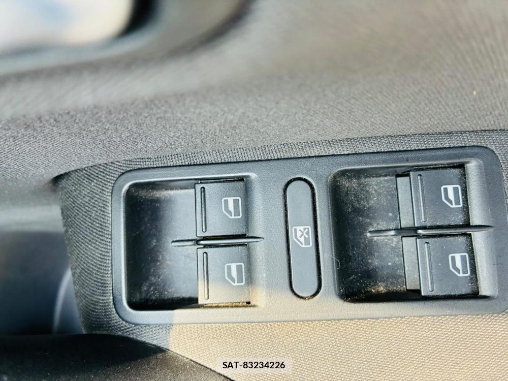 VolksWagen POLO 2013-09 7491203-21