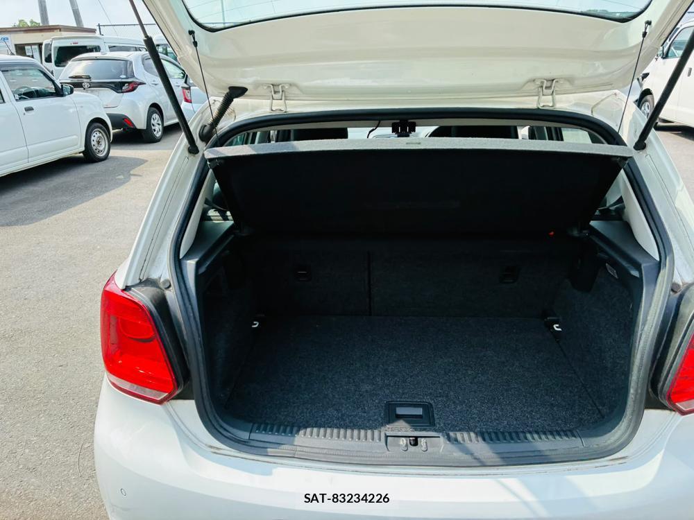 VolksWagen POLO 2013-09 7491203-25