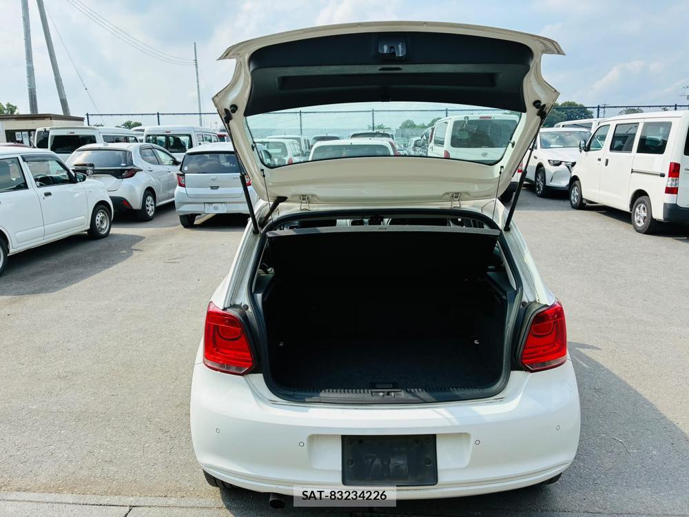 VolksWagen POLO 2013-09 7491203-26