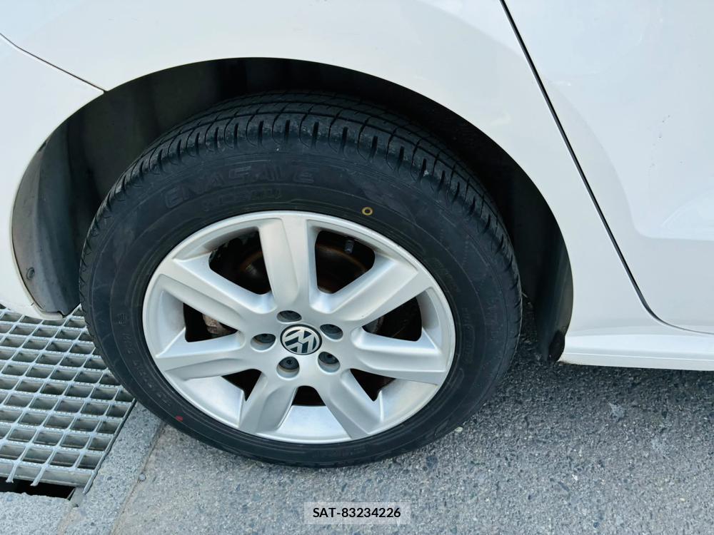 VolksWagen POLO 2013-09 7491203-27