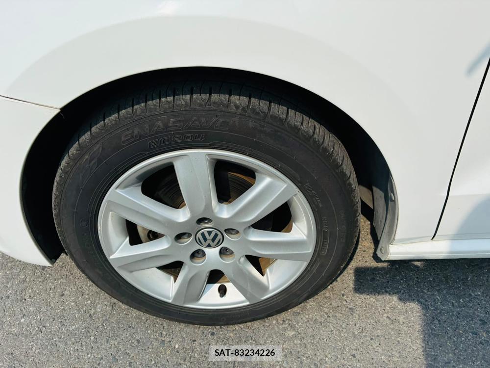 VolksWagen POLO 2013-09 7491203-29