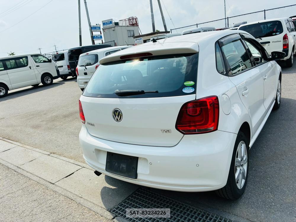 VolksWagen POLO 2013-09 7491203-4
