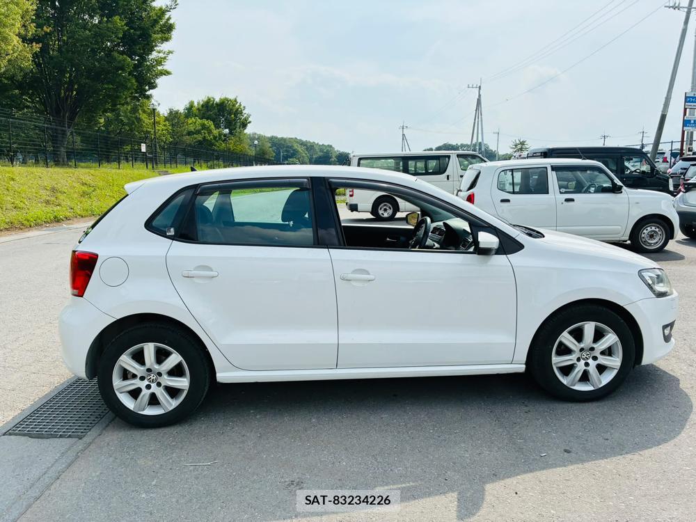 VolksWagen POLO 2013-09 7491203-5