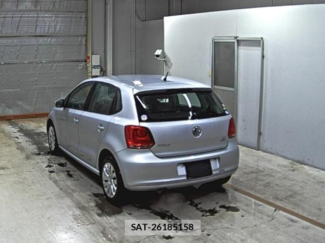 VolksWagen POLO 2013-10 7787563-1
