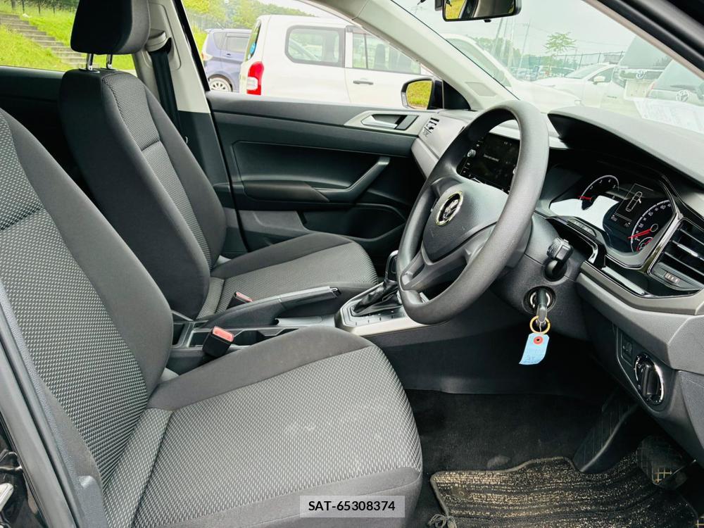 VolksWagen POLO 2018-08 7840160-11