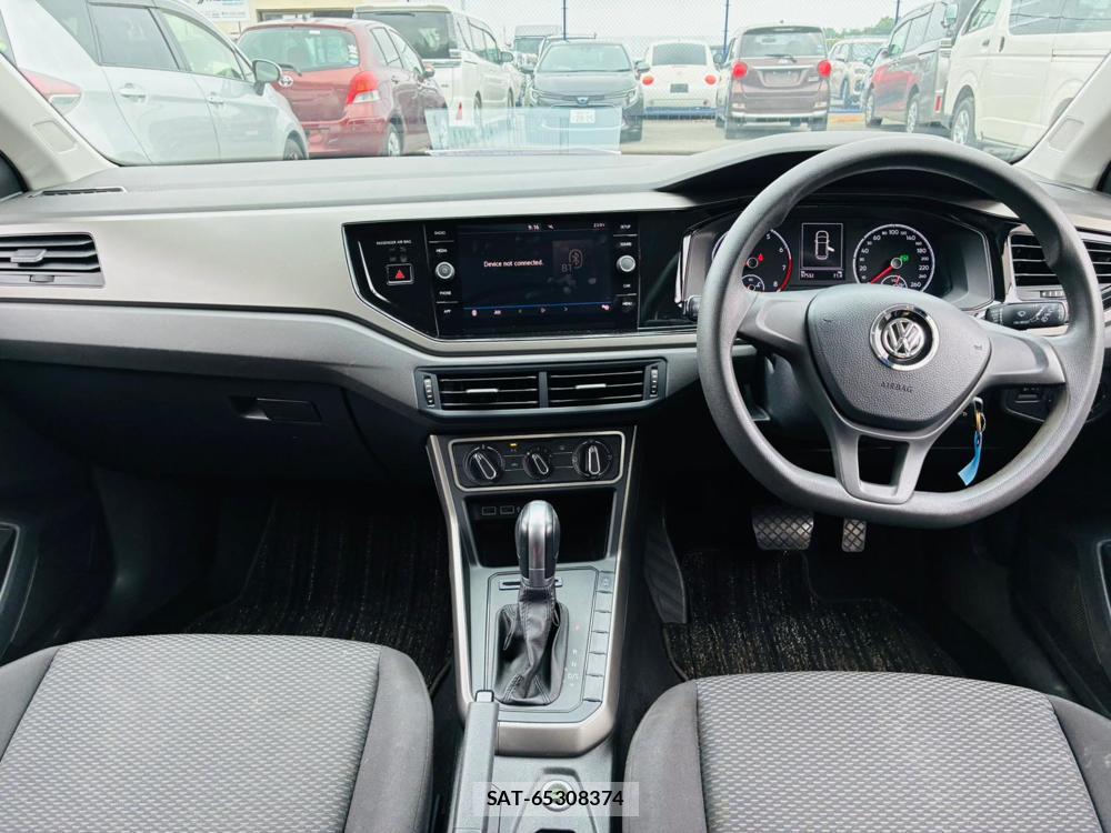VolksWagen POLO 2018-08 7840160-12