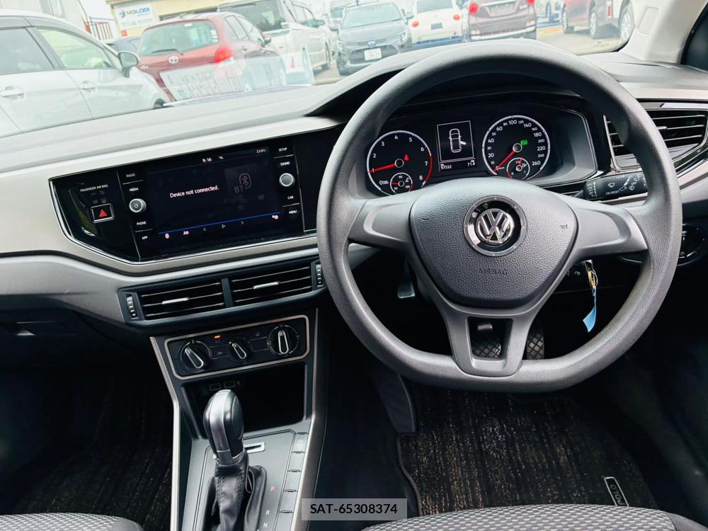 VolksWagen POLO 2018-08 7840160-13