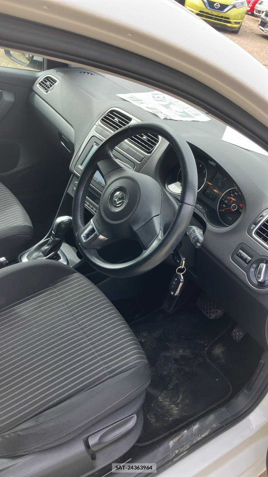 VolksWagen POLO 2013 7180528-11