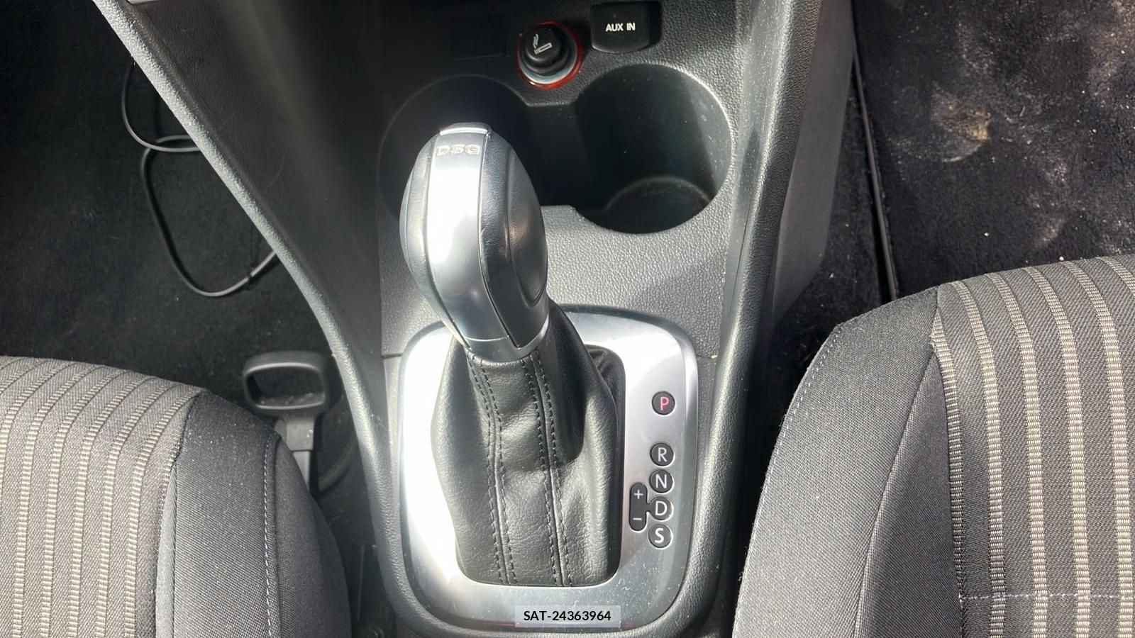 VolksWagen POLO 2013 7180528-15