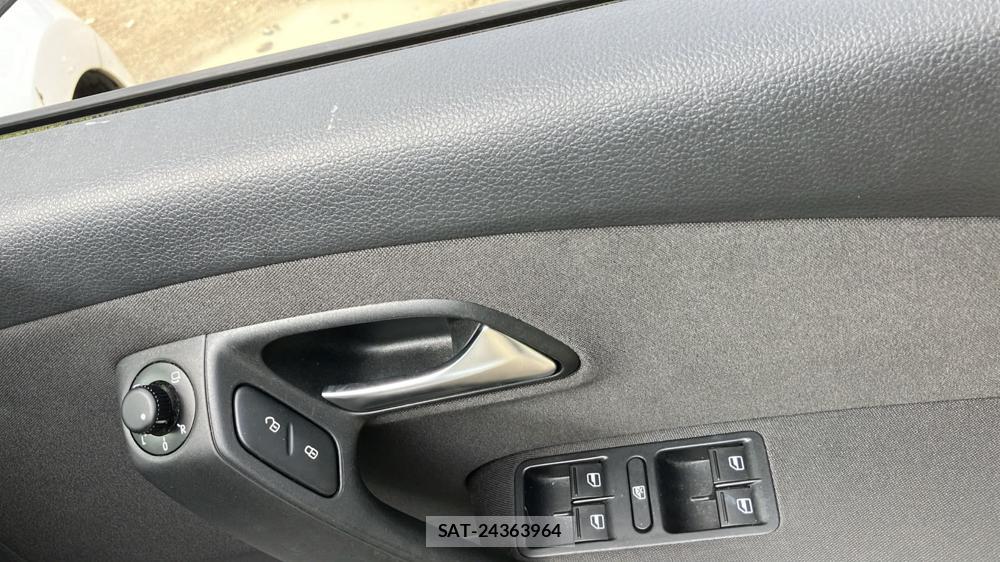 VolksWagen POLO 2013 7180528-16