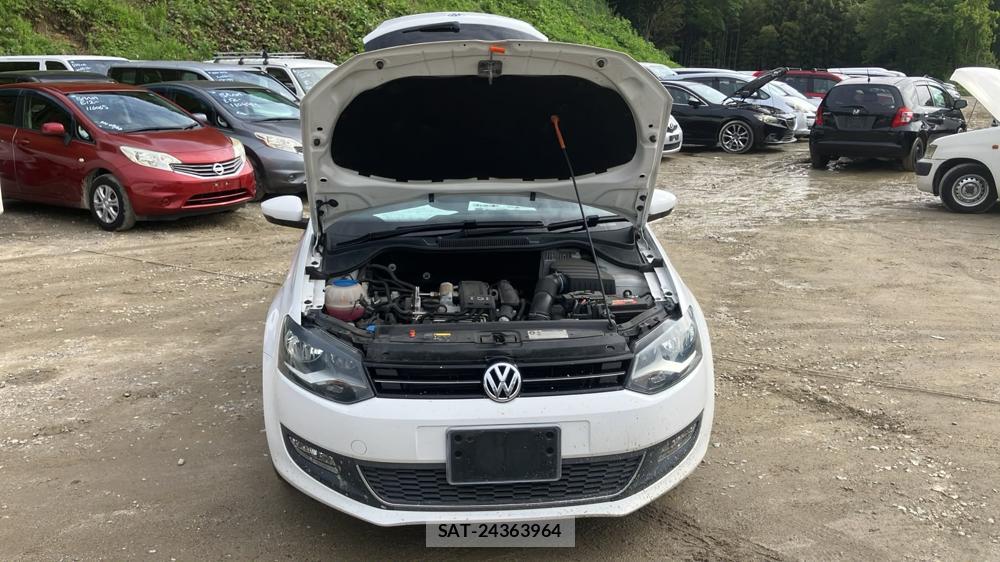 VolksWagen POLO 2013 7180528-30