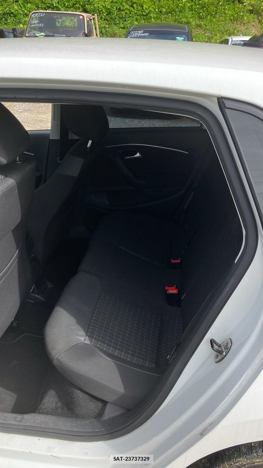 VolksWagen POLO 2014-12 7383196-9
