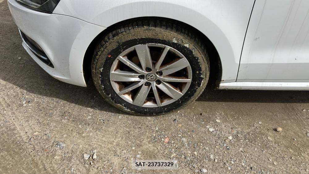 VolksWagen POLO 2014-12 7383196-24