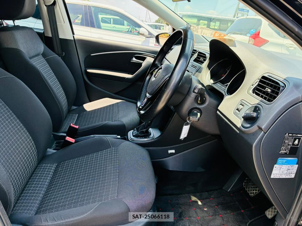 VolksWagen POLO 2015-03 7892152-11