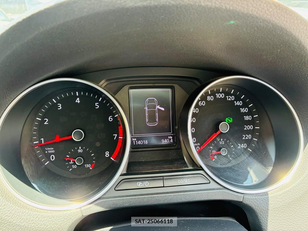 VolksWagen POLO 2015-03 7892152-15