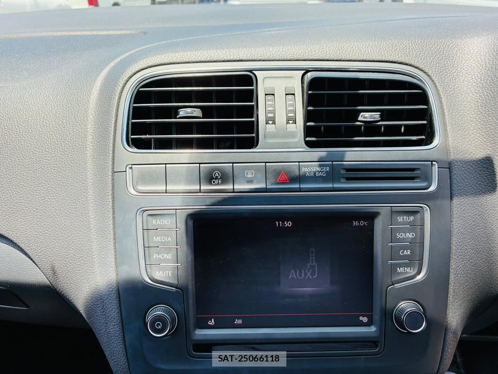 VolksWagen POLO 2015-03 7892152-18