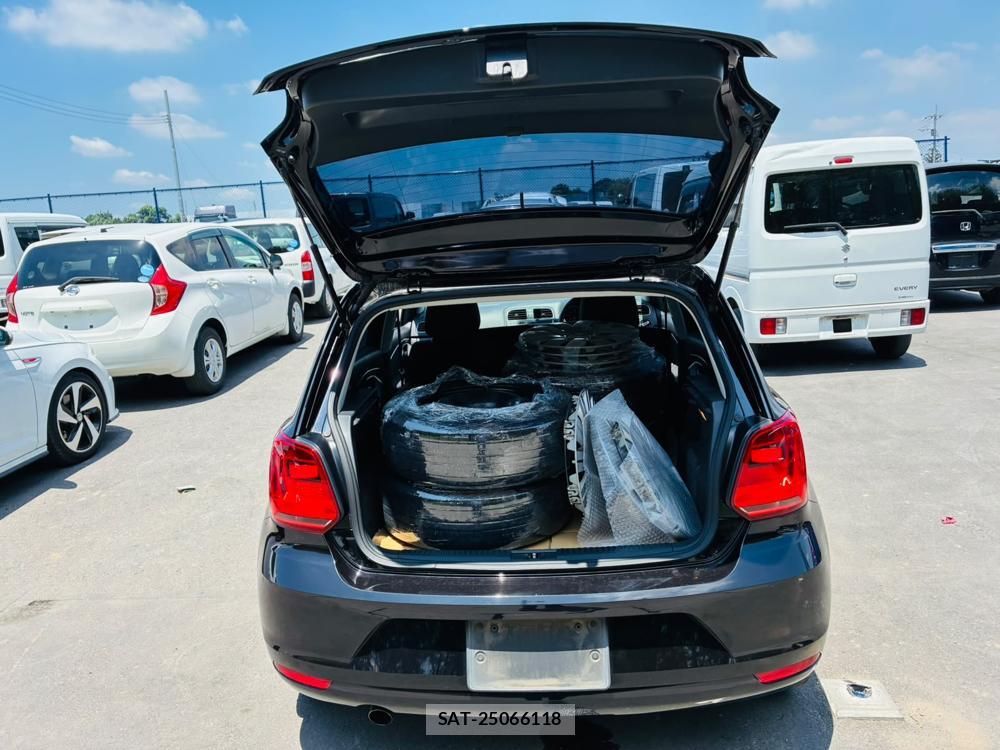 VolksWagen POLO 2015-03 7892152-26