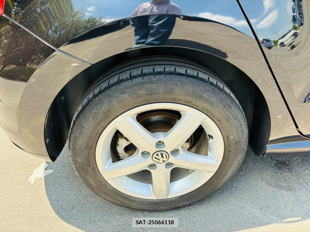 VolksWagen POLO 2015-03 7892152-27