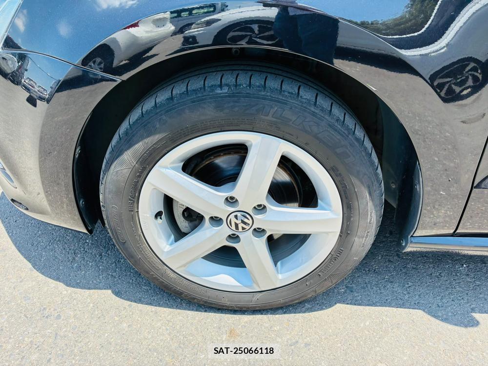 VolksWagen POLO 2015-03 7892152-29