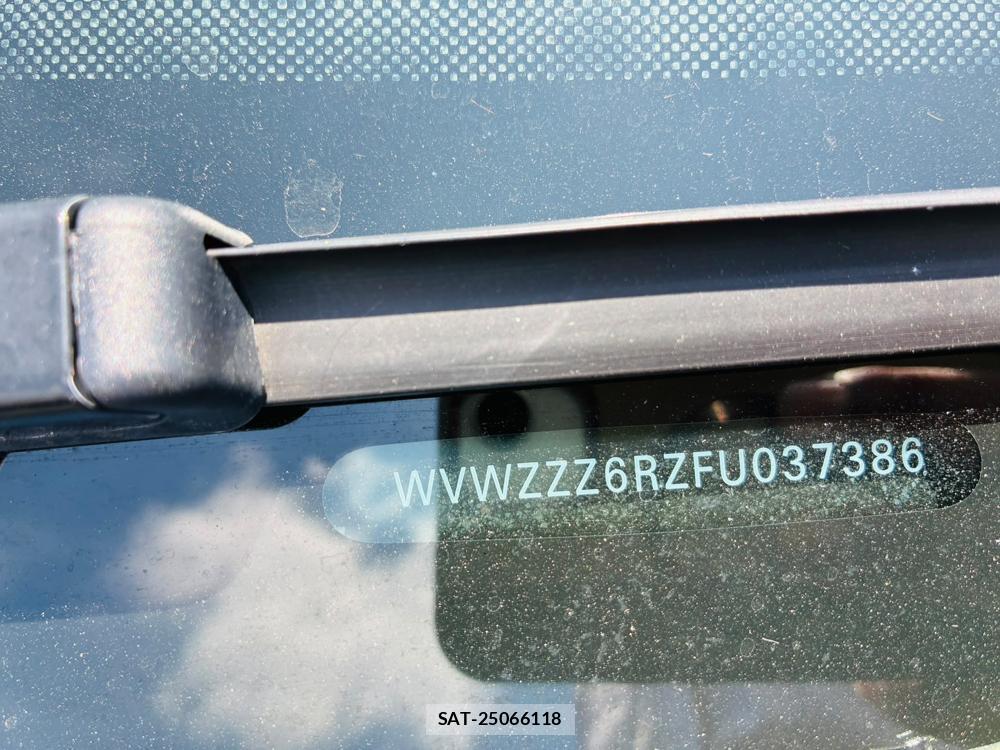 VolksWagen POLO 2015-03 7892152-39
