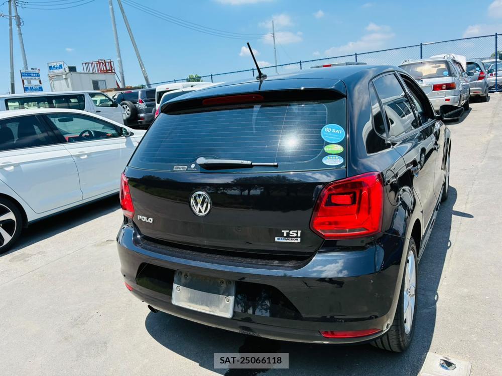 VolksWagen POLO 2015-03 7892152-4