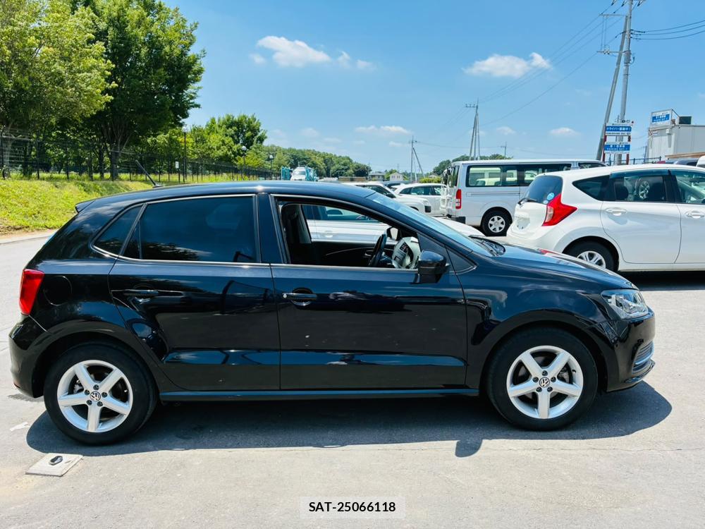 VolksWagen POLO 2015-03 7892152-5