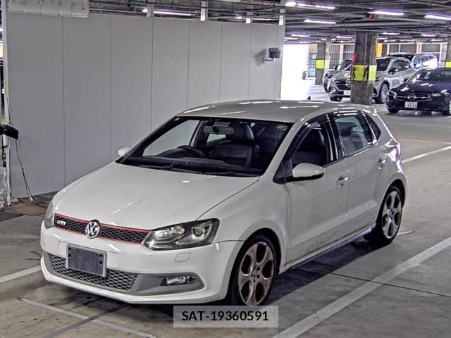 VolksWagen POLO 2011-08 8053143-0