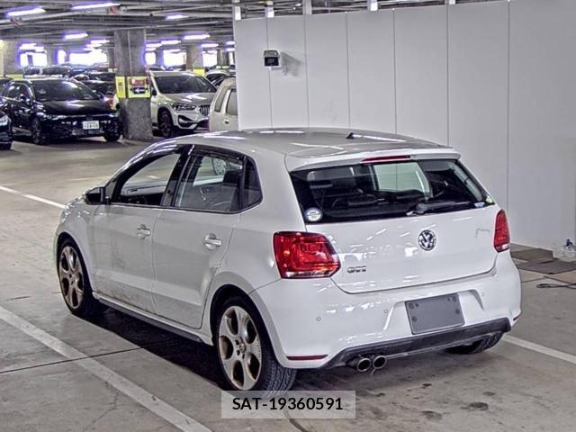 VolksWagen POLO 2011-08 8053143-2