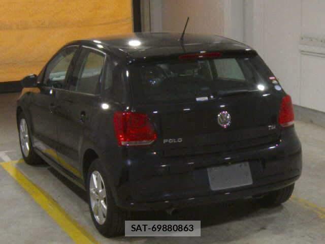 VolksWagen POLO 2013-03 8070455-1