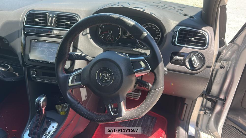 VolksWagen POLO 2012-04 7610977-13