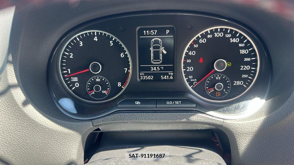 VolksWagen POLO 2012-04 7610977-14