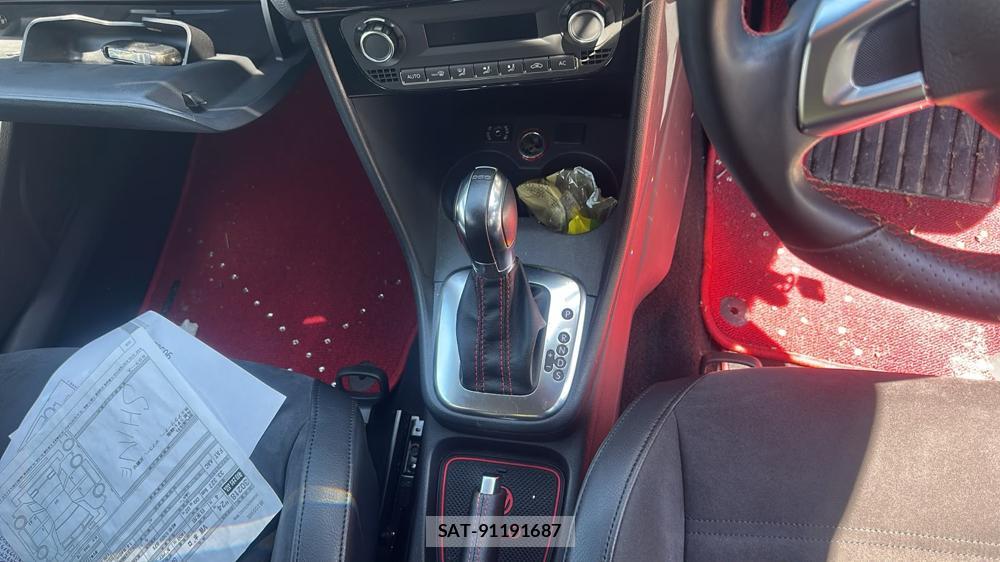 VolksWagen POLO 2012-04 7610977-18