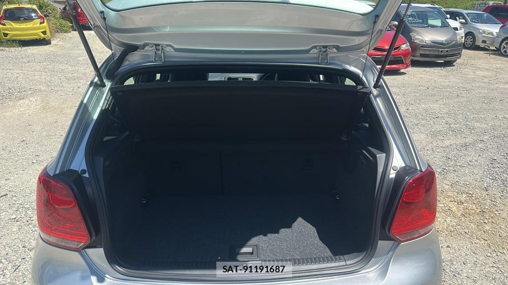 VolksWagen POLO 2012-04 7610977-22