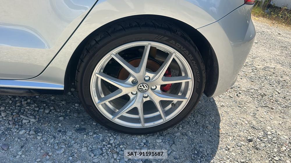 VolksWagen POLO 2012-04 7610977-27