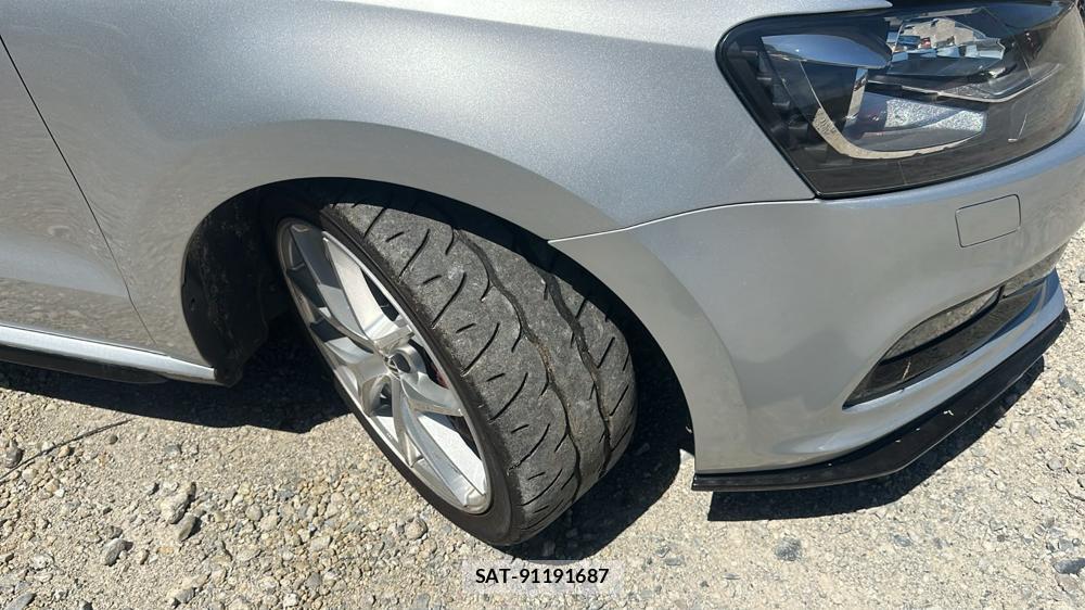 VolksWagen POLO 2012-04 7610977-28