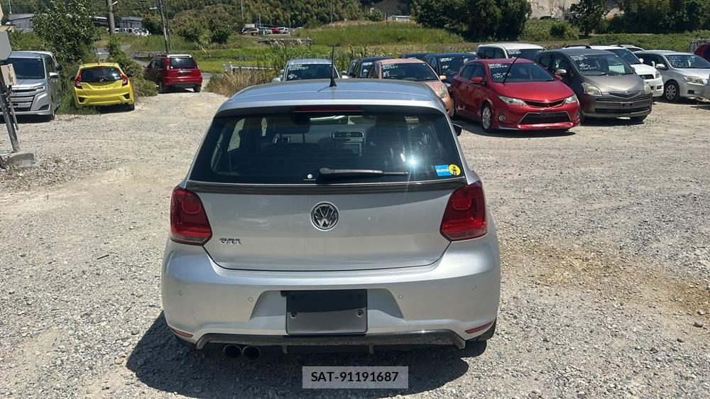 VolksWagen POLO 2012-04 7610977-3