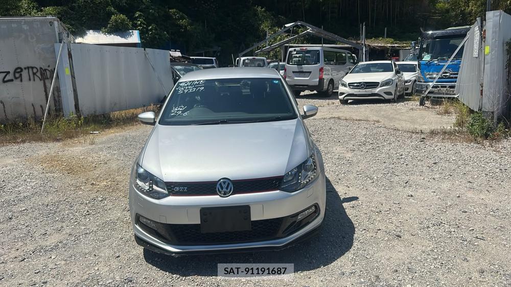 VolksWagen POLO 2012-04 7610977-7