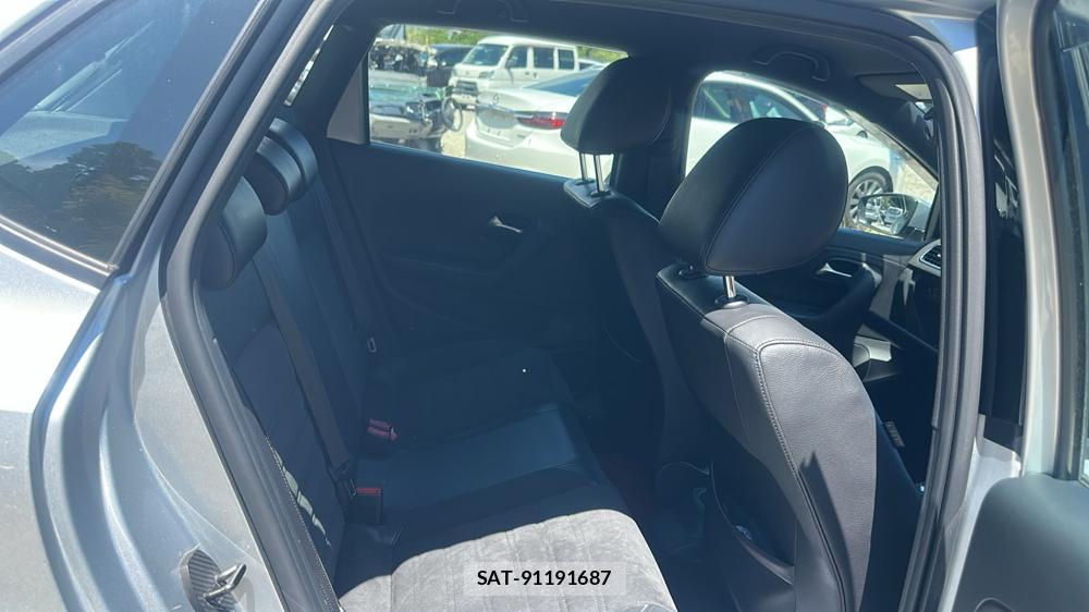 VolksWagen POLO 2012-04 7610977-8