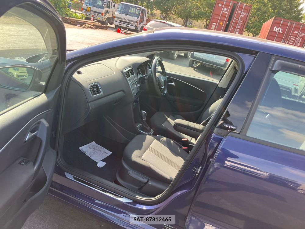 VolksWagen POLO 2016-08 1243857-9