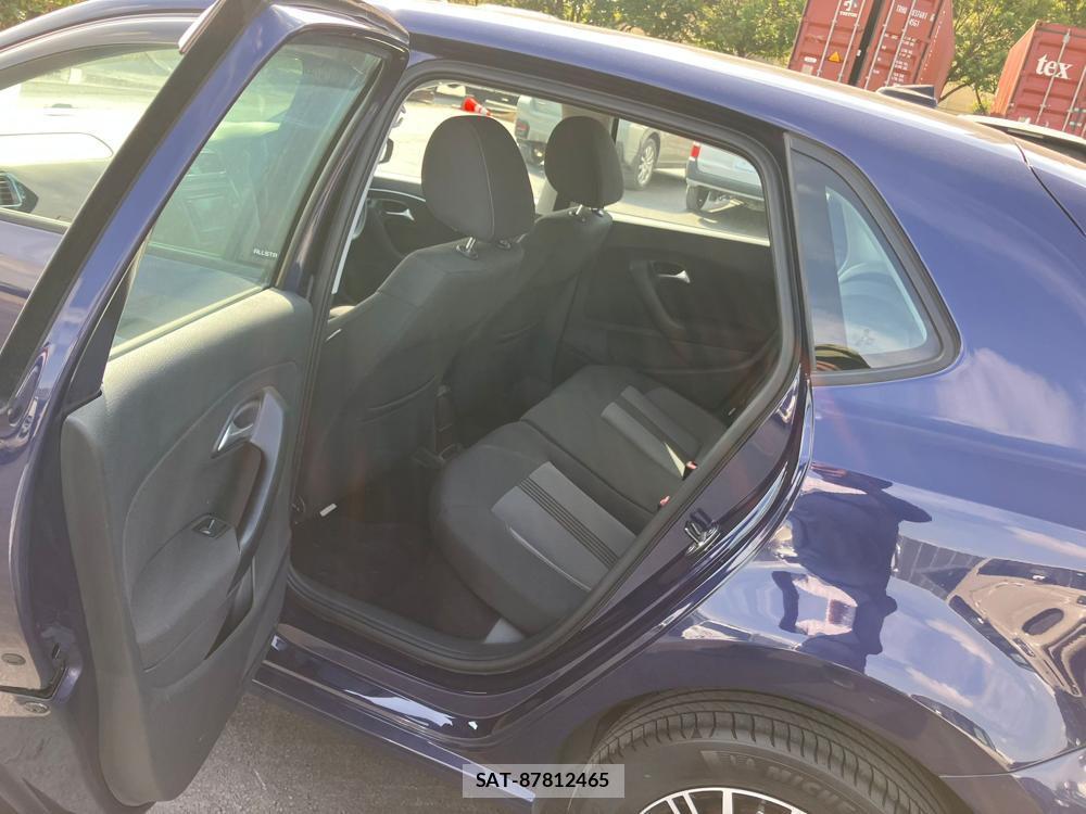 VolksWagen POLO 2016-08 1243857-11