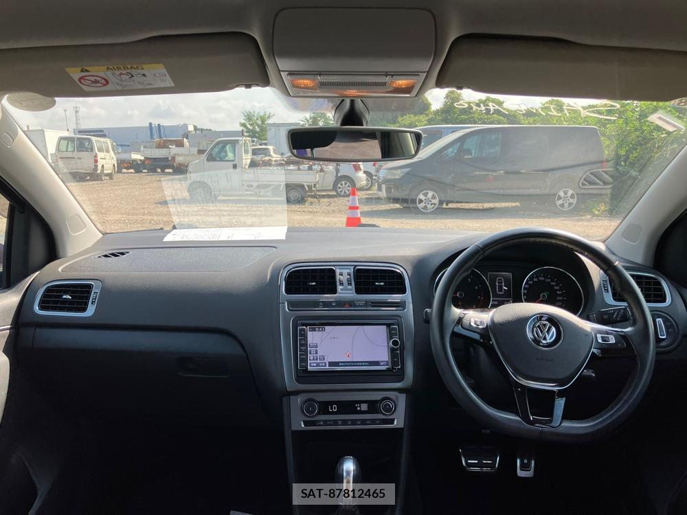 VolksWagen POLO 2016-08 1243857-12