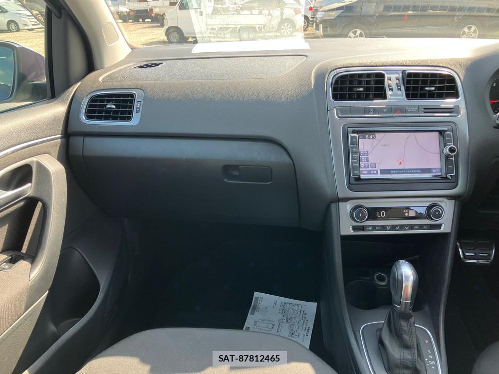 VolksWagen POLO 2016-08 1243857-17