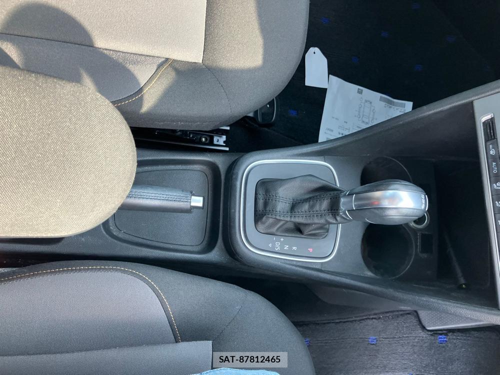 VolksWagen POLO 2016-08 1243857-19