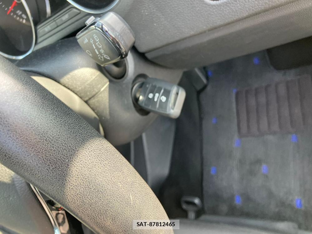 VolksWagen POLO 2016-08 1243857-23