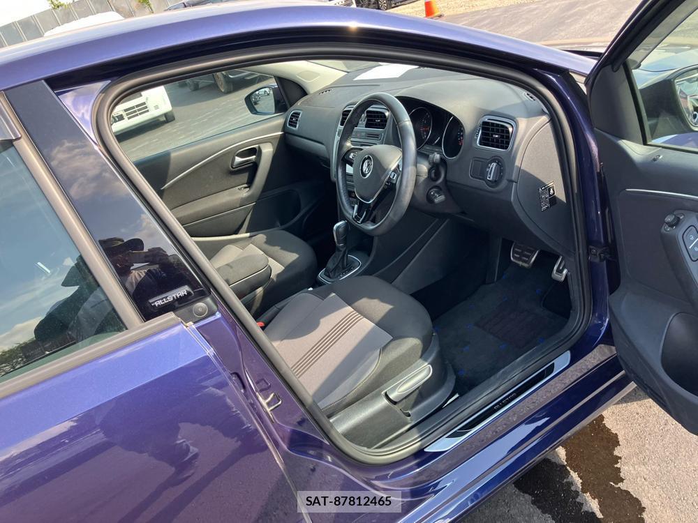 VolksWagen POLO 2016-08 1243857-8